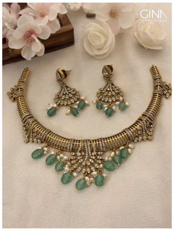 Alluring Drops Hasli