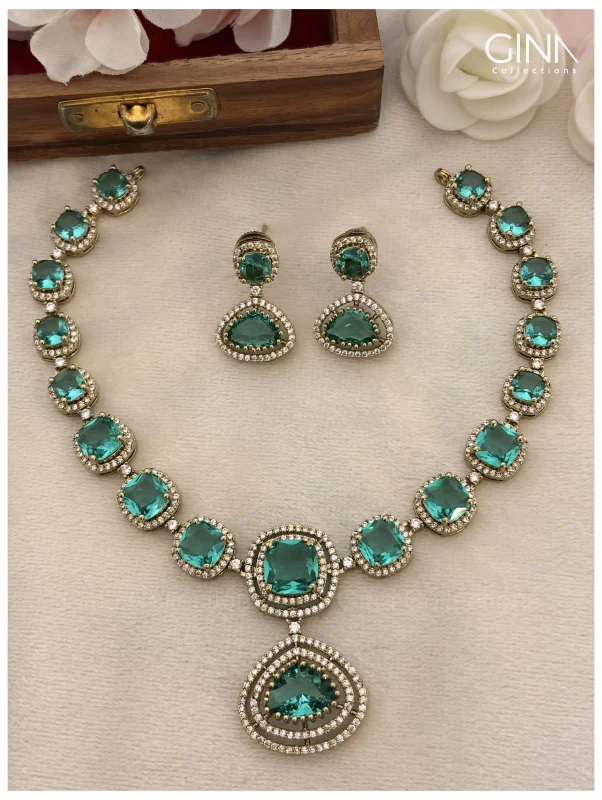 Premium Victorian Necklace