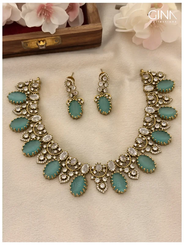 Sparkling Premiuim Sea Green Necklace