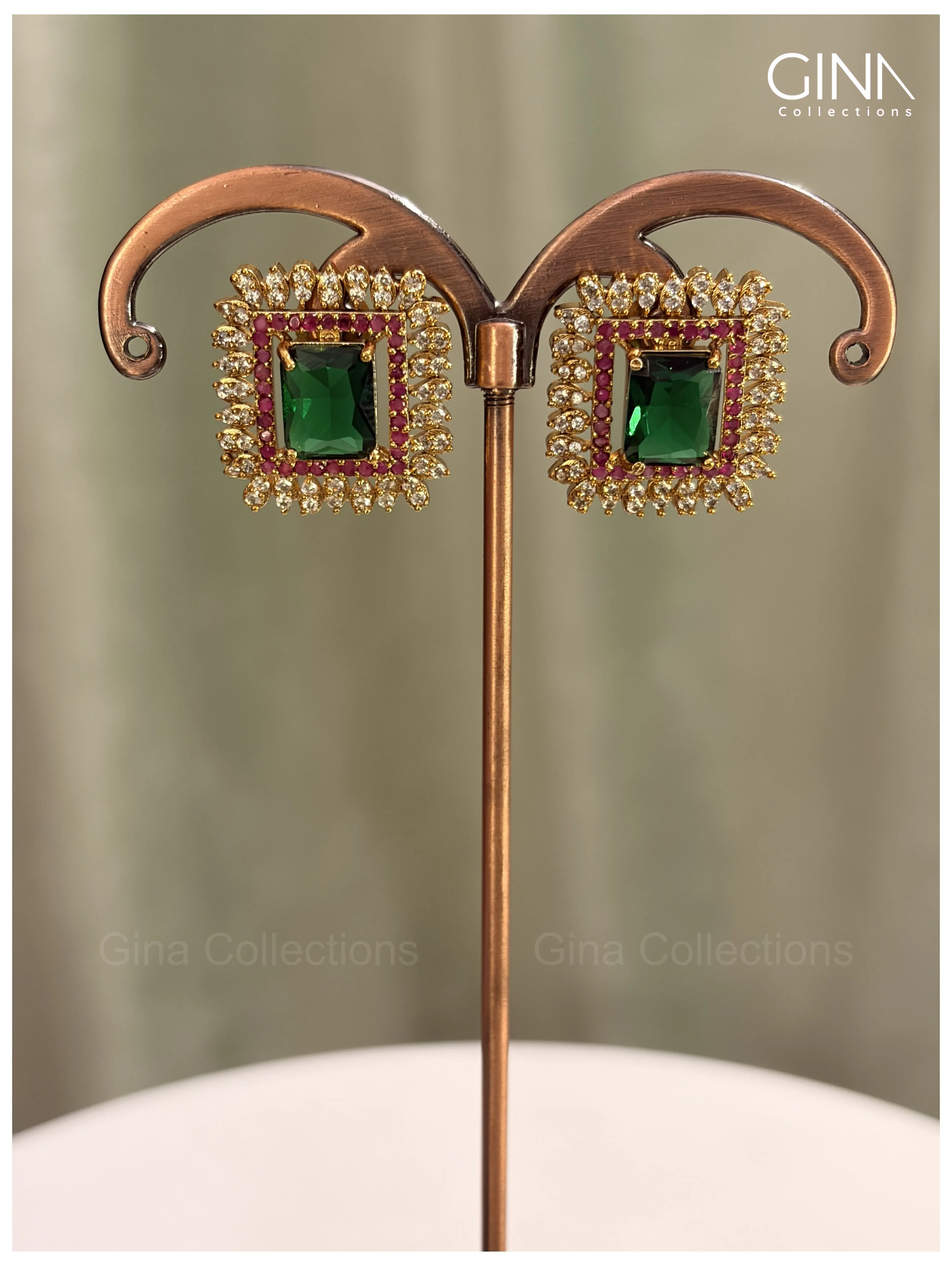 Gold Plated Hasli with Dominant Emerald Pendant Alternative View