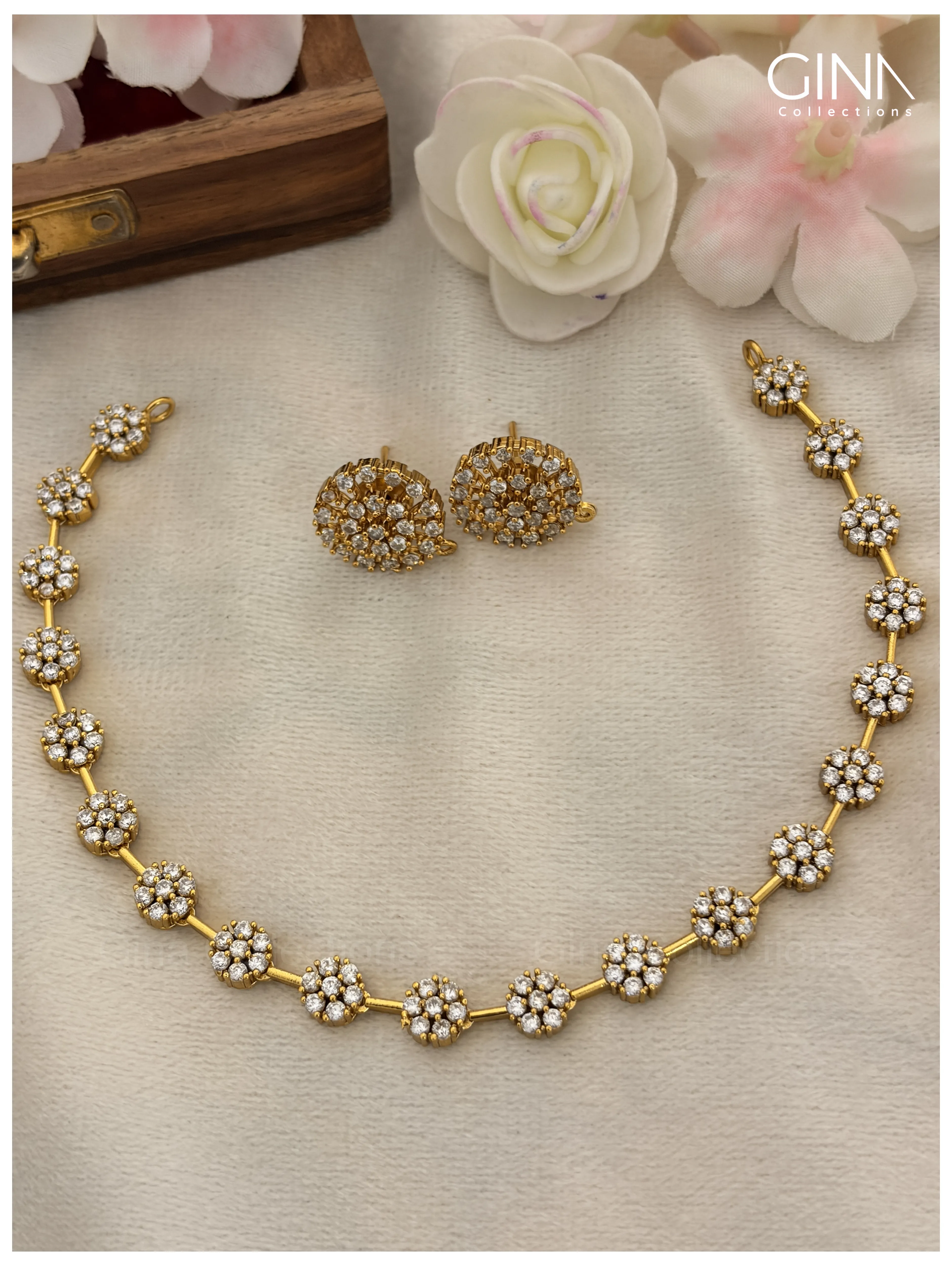 Mini Floral Sleek Necklace Alternative View