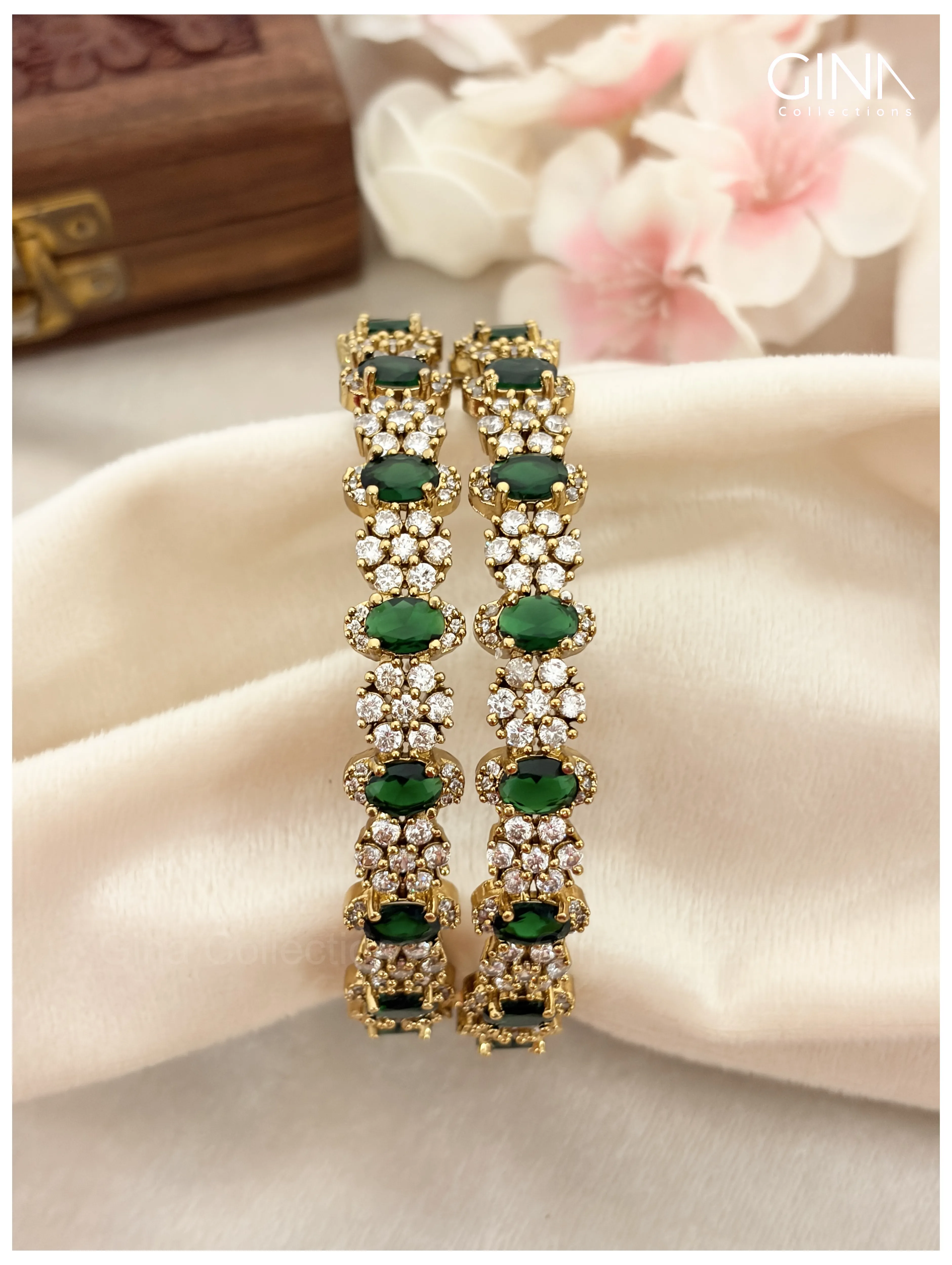 Beautiful Victorian Emerald AD Bangles Alternative View